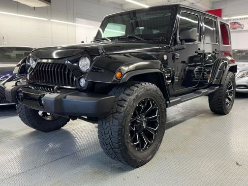 Used 2018 Jeep Wrangler Unlimited Sahara w/ Connectivity Group image 1
