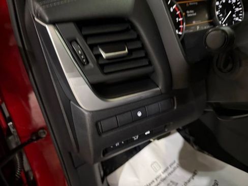 Certified 2025 Nissan Rogue SV AWD/4WD image 12