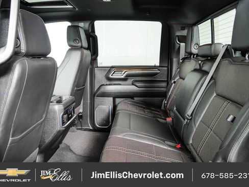 Certified 2025 Chevrolet Silverado 2500 High Country w/ High Country Premium Package AWD/4WD image 18