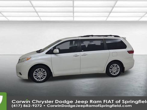 Used 2016 Toyota Sienna L image 8