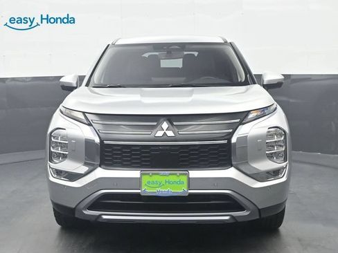 Used 2025 Mitsubishi Outlander SE AWD/4WD image 2