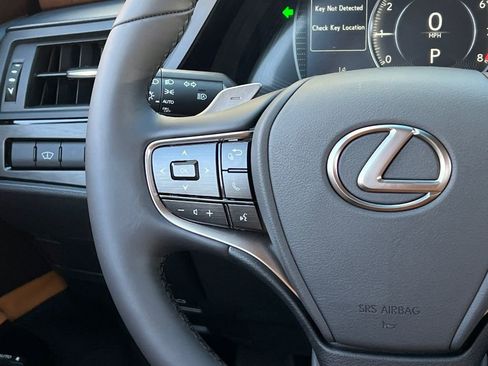 New 2025 Lexus ES 350 w/ Premium Package image 16