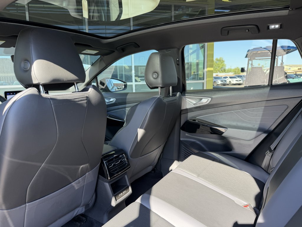 Used 2024 Volkswagen ID.4 Pro S RWD image 33