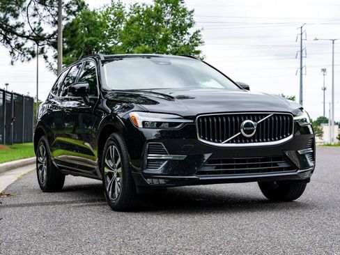 Used 2023 Volvo XC60 B5 Core AWD/4WD image 3