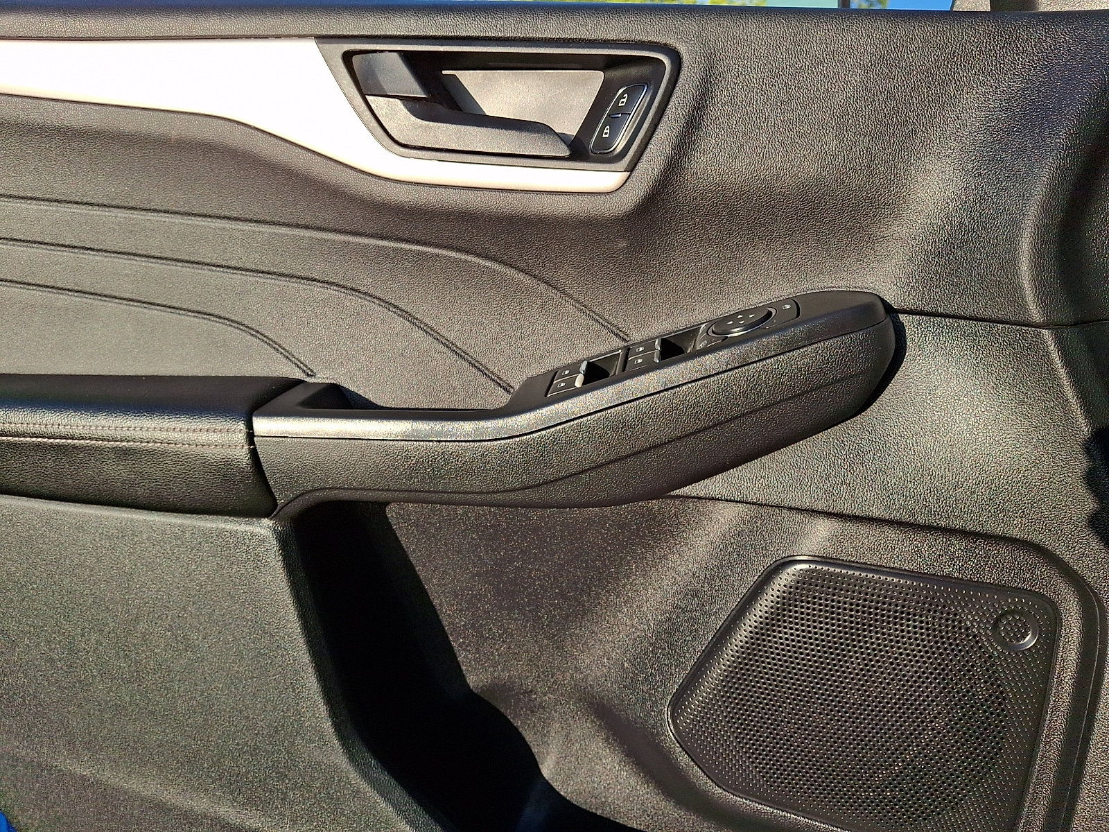 Certified 2022 Ford Escape SE AWD/4WD image 15
