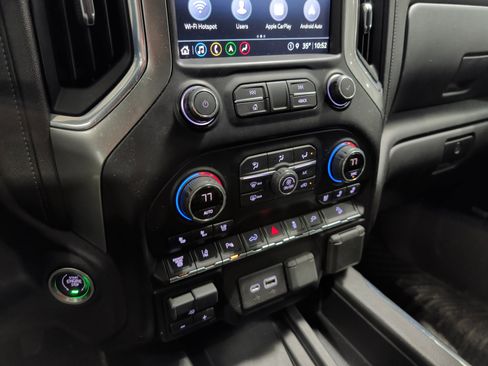 Used 2021 Chevrolet Silverado 2500 LTZ w/ LTZ Plus Package image 9