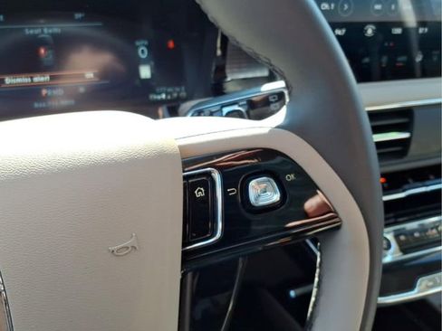 Used 2023 Lincoln Corsair FWD image 16