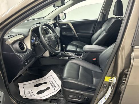 Used 2014 Toyota RAV4 Limited AWD/4WD image 9