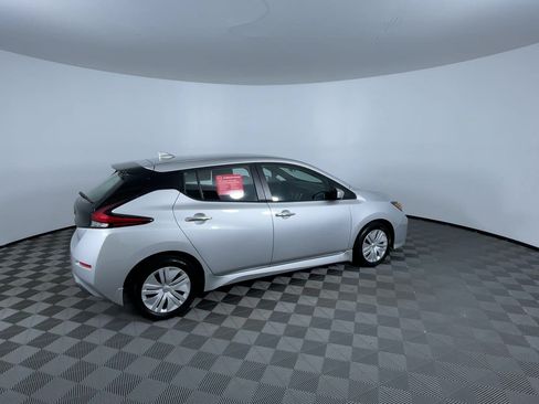Certified 2025 Nissan Leaf S FWD image 9