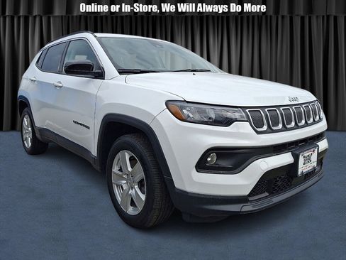 Certified 2022 Jeep Compass Latitude image 1