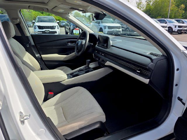 Used 2024 Honda Accord EX image 12