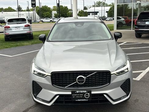 Certified 2025 Volvo XC60 B5 Plus AWD/4WD image 5