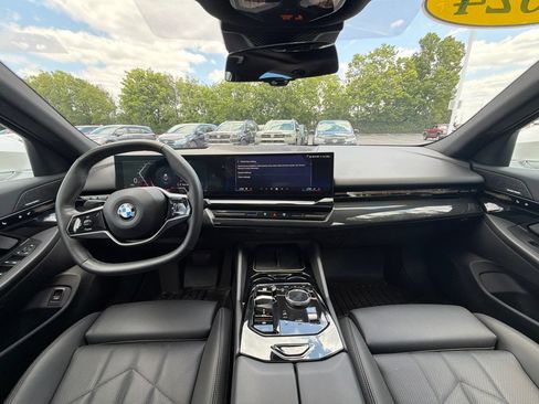 Used 2024 BMW 530i xDrive AWD/4WD image 12
