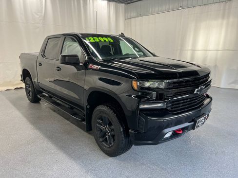 Used 2019 Chevrolet Silverado 1500 LT Trail Boss w/ Bed Protection Package AWD/4WD image 3