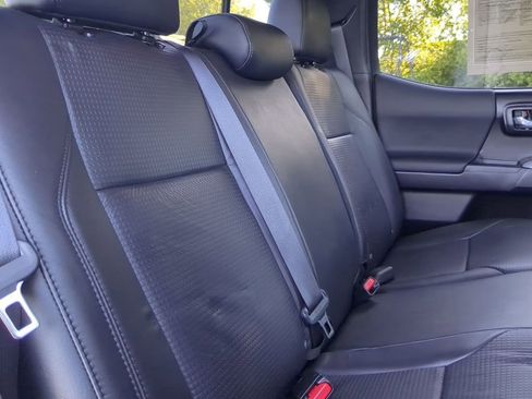 Used 2020 Toyota Tacoma TRD Off-Road w/ TRD Premium Off Road Package image 7