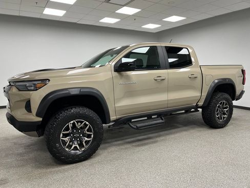 Used 2023 Chevrolet Colorado ZR2 w/ ZR2 Convenience Package III AWD/4WD image 6