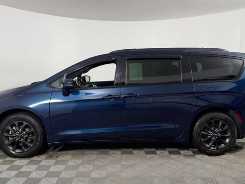 Used 2021 Chrysler Pacifica Touring-L w/ S Appearance Package FWD image 5