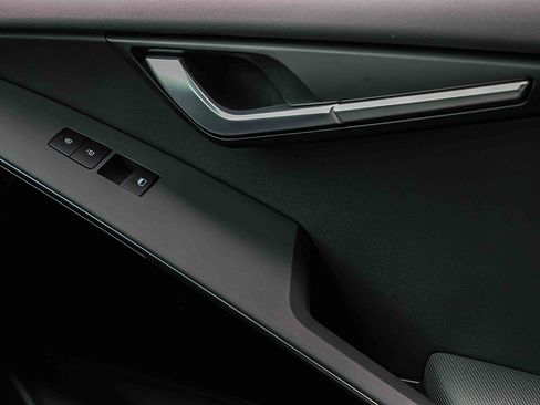 Certified 2025 Kia Niro EX w/ EX Cold Weather Package FWD image 21