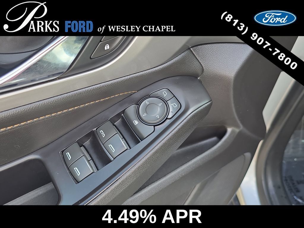 Used 2019 Chevrolet Traverse LT FWD image 18