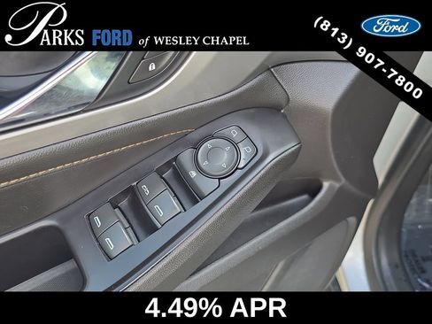 Used 2019 Chevrolet Traverse LT FWD image 18