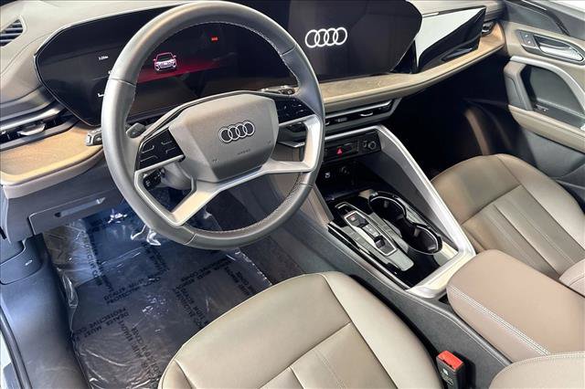 Used 2025 Audi Q5 Premium w/ Convenience Package AWD/4WD image 9