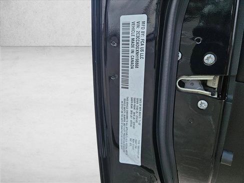 Used 2022 Chrysler 300 Touring L image 17