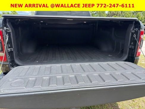 Used 2020 RAM 1500 Limited w/ Black Appearance Package AWD/4WD image 8