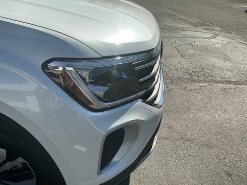 New 2026 Volkswagen Atlas SE image 24