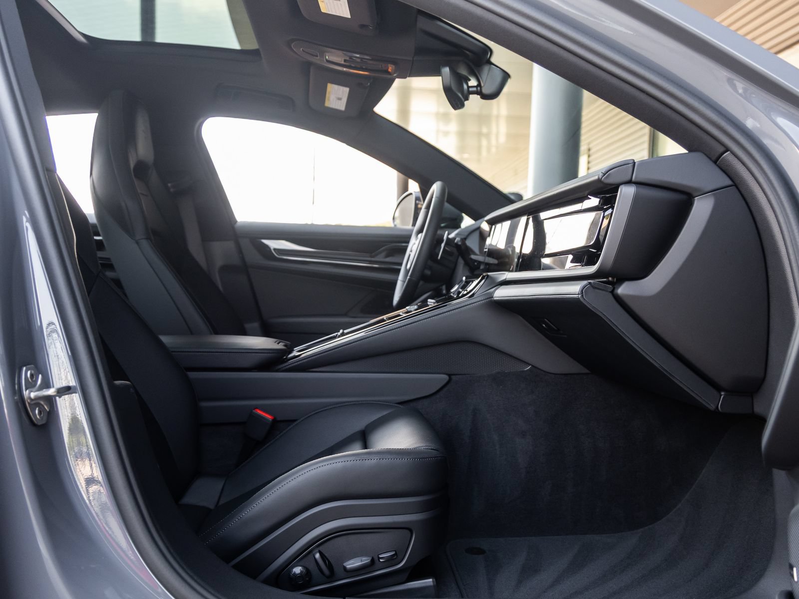 New 2026 Porsche Panamera 4 AWD/4WD image 47