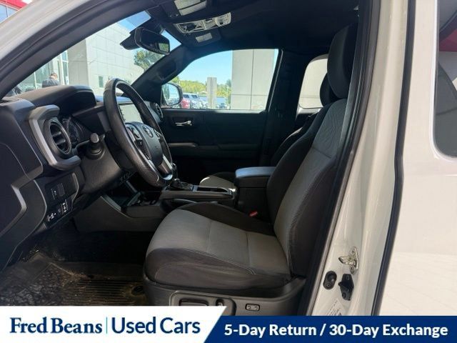Used 2020 Toyota Tacoma TRD Off-Road w/ TRD Premium Off Road Package AWD/4WD image 23