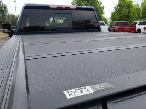 Used 2022 GMC Sierra 2500 AT4 w/ AT4 Preferred Package AWD/4WD image 15