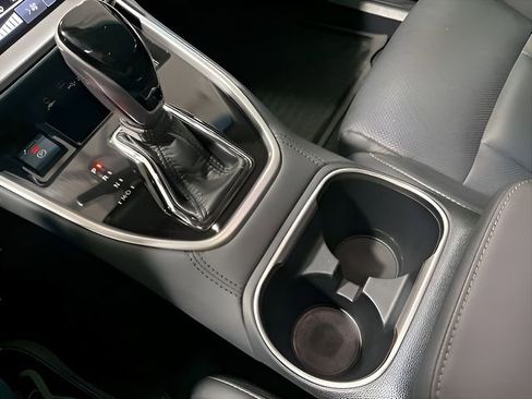 Used 2022 Subaru Outback Limited image 26