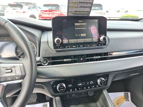 Used 2022 Mitsubishi Outlander SE AWD/4WD image 16