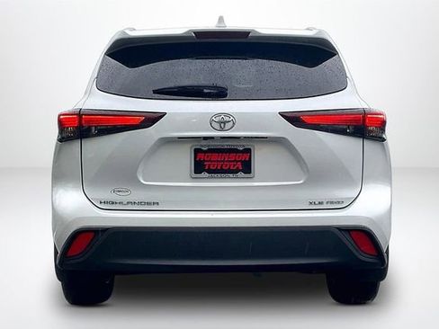 Used 2025 Toyota Highlander XLE AWD/4WD image 4