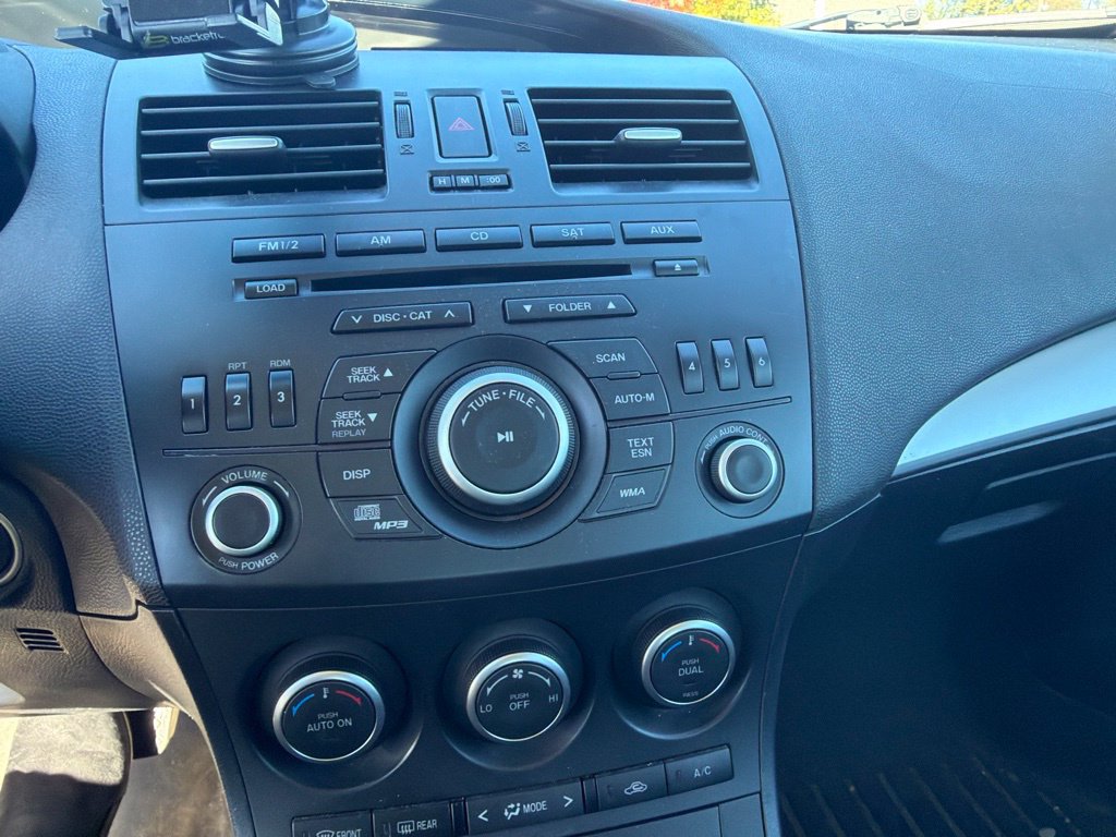 Used 2013 MAZDA MAZDA3 i Touring FWD image 17