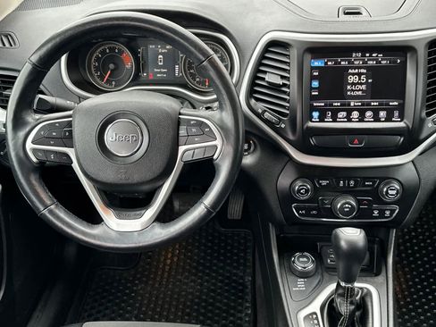 Used 2018 Jeep Cherokee Latitude Plus w/ Cold Weather Group image 14