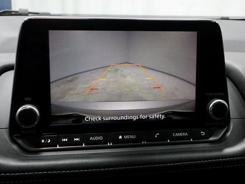 Certified 2025 Nissan Rogue SV image 2