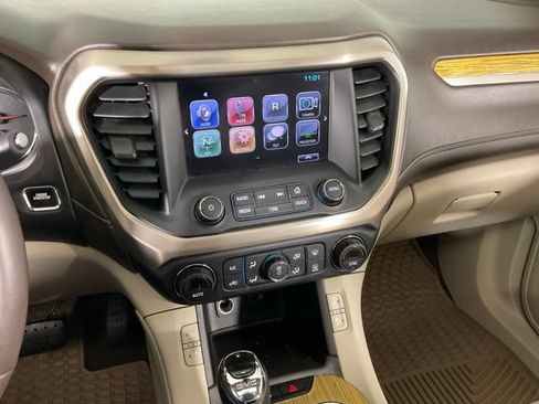 Used 2017 GMC Acadia Denali w/ Technology Package FWD image 22