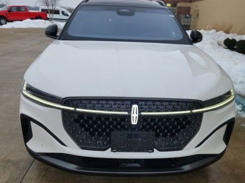 Used 2024 Lincoln Nautilus Reserve w/ Equipment Group 202A image 2