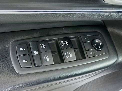 Used 2019 Jeep Grand Cherokee Limited image 15