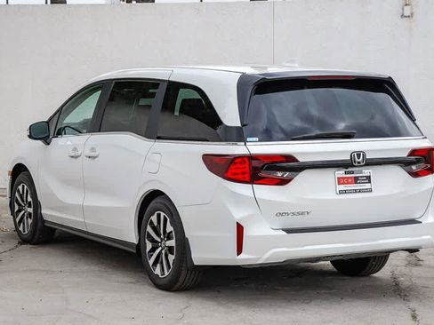 New 2026 Honda Odyssey EX-L image 4