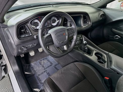 Used 2020 Dodge Challenger R/T w/ T/A Package image 18