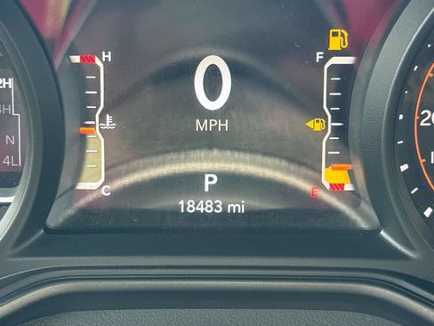 Used 2024 Jeep Wrangler Unlimited Sahara AWD/4WD image 32