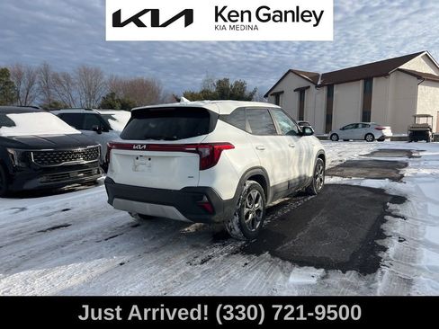 Certified 2024 Kia Seltos LX image 5