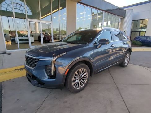 Certified 2025 Cadillac XT4 Premium Luxury image 7