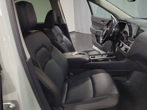 Used 2024 Nissan Pathfinder SL w/ Cargo Package AWD/4WD image 25