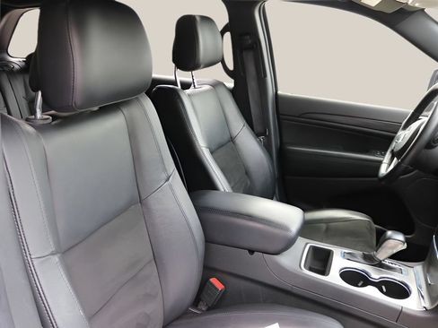 Used 2022 Jeep Grand Cherokee Laredo X RWD image 23