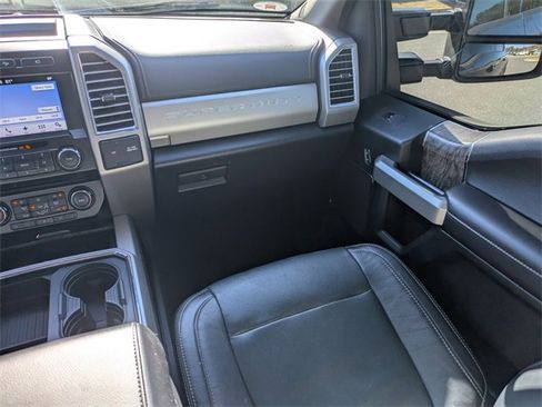 Used 2017 Ford F250 Lariat w/ Lariat Value Package image 17