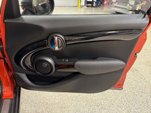 Used 2019 MINI Cooper S w/ Premium Package image 57