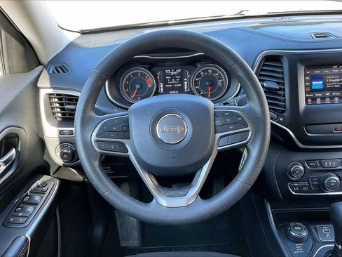 Certified 2019 Jeep Cherokee Latitude w/ Popular Appearance Group AWD/4WD image 10